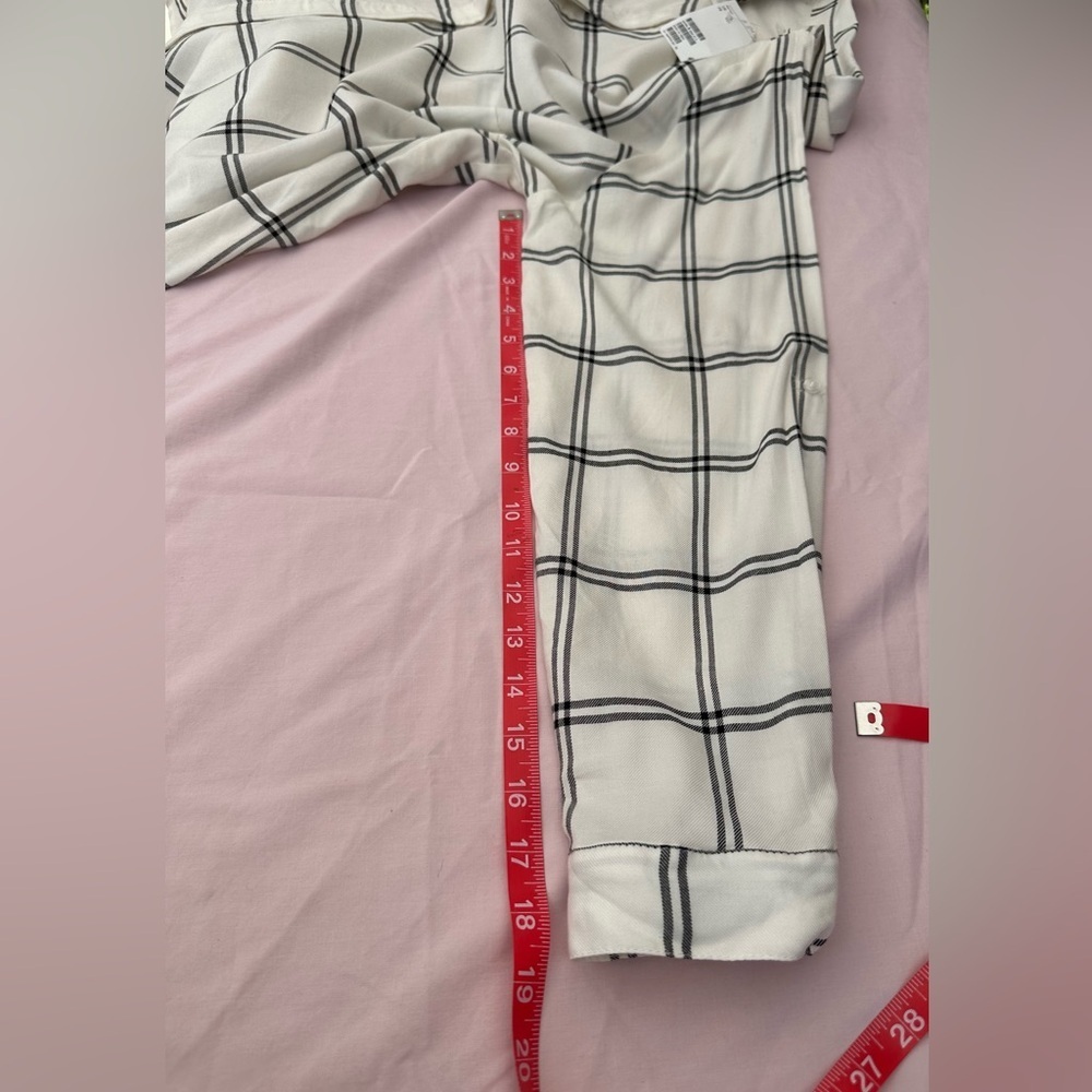 H&M White and Black Casual Button Down Shirt - Picture 9 of 10